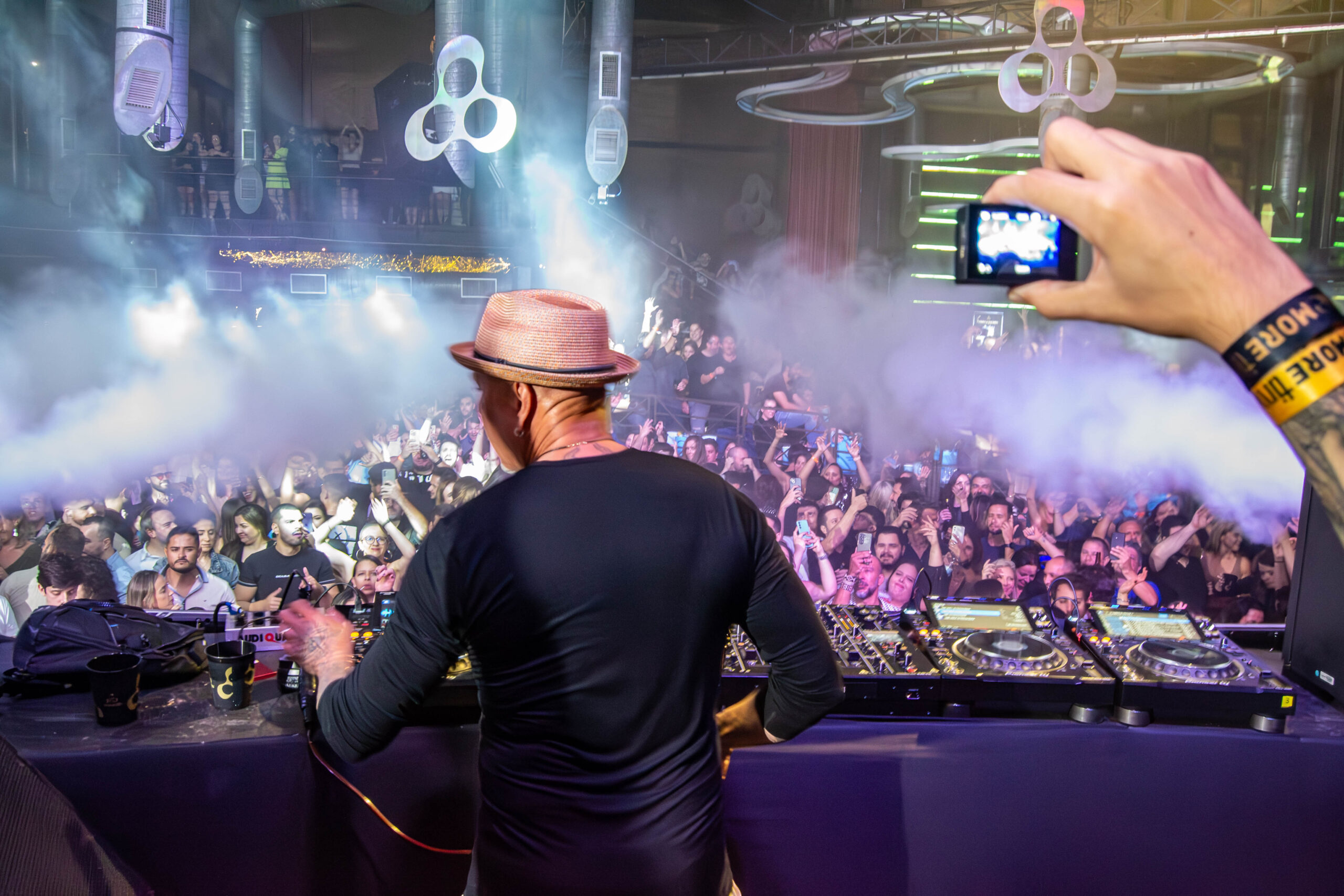 One More Time: Anzu Club Promove Noite Inesquecível