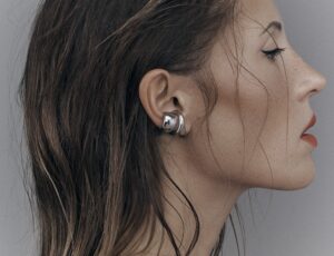 Charlotte de Witte apresenta “Amor”: EP mistura techno e identidade brasileira