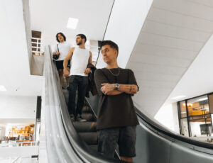 Julio Torres e Ketoots se unem em “Stay a Bit Longer” pela Diynamic